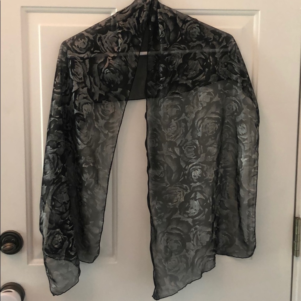 👗Shoulder wrap black and silver see thru